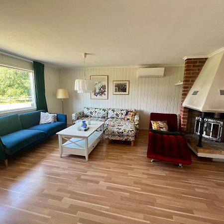Idylliskt Hus Med Sjoeutsikt. Villa เอิสท์ฮัมมาร์ ภายนอก รูปภาพ